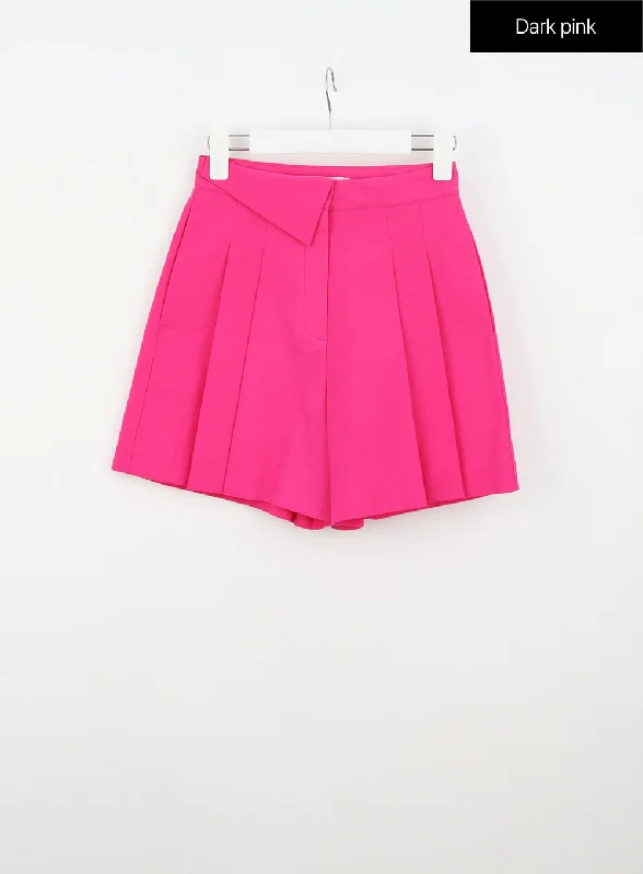 pleated-shorts-ou323